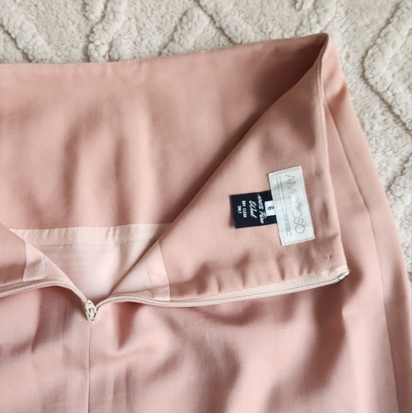 Mini SKIRT. Made whit 100% pure wool. Size 6. - Picture 9 of 11